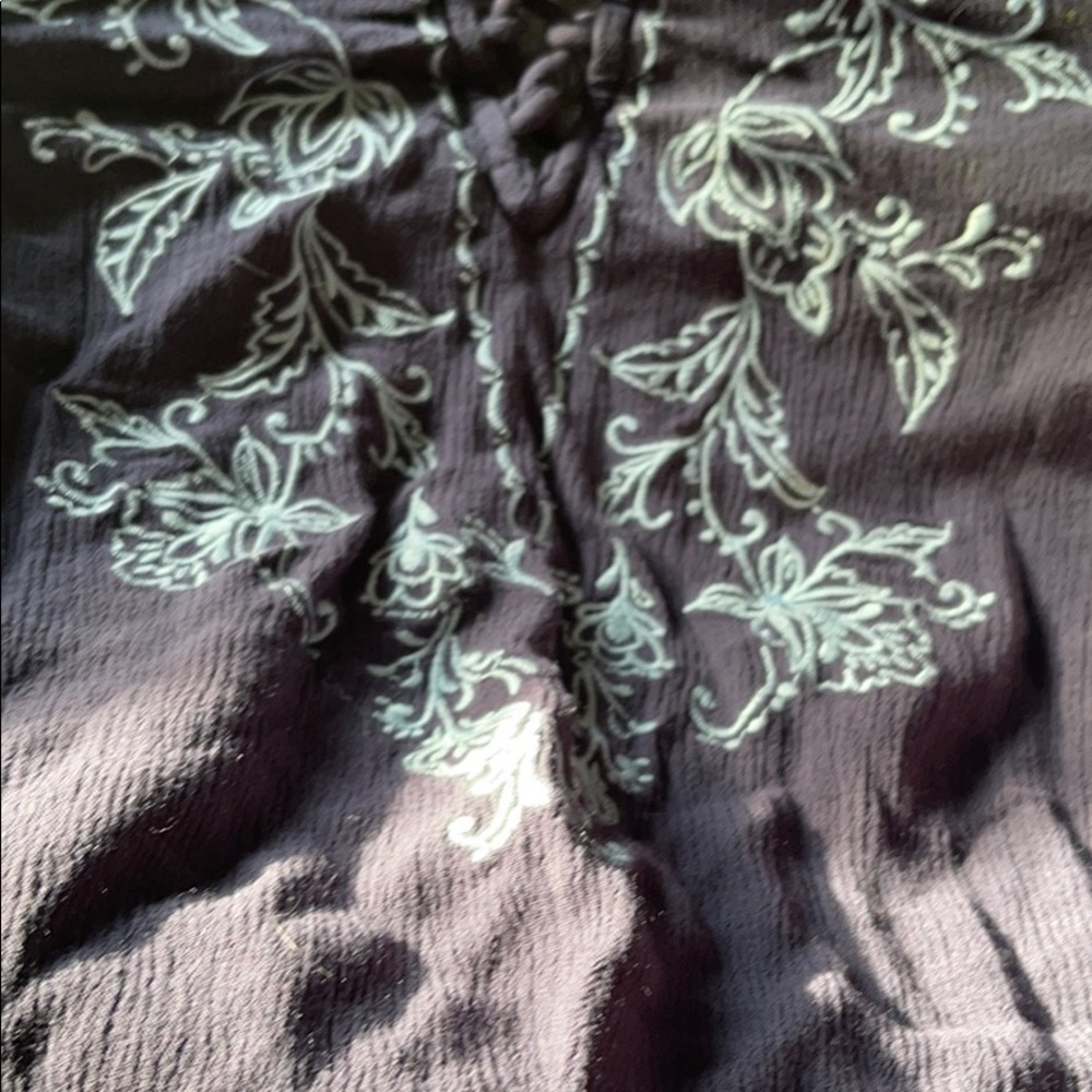 Cute shirt - Picture 2 of 4